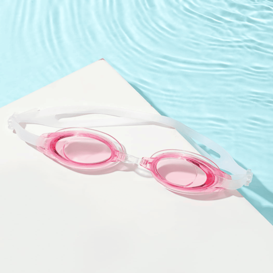 Picture of swimming goggles
